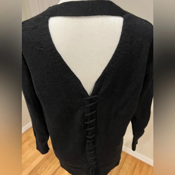 Women’s Black Lace-up Back Vneck Tunic Pullover Sweater Size Small - Picture 3 of 8